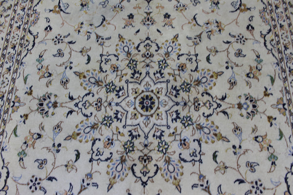 Persian Kashan Handmade Wool Rug – 295 × 194 cm