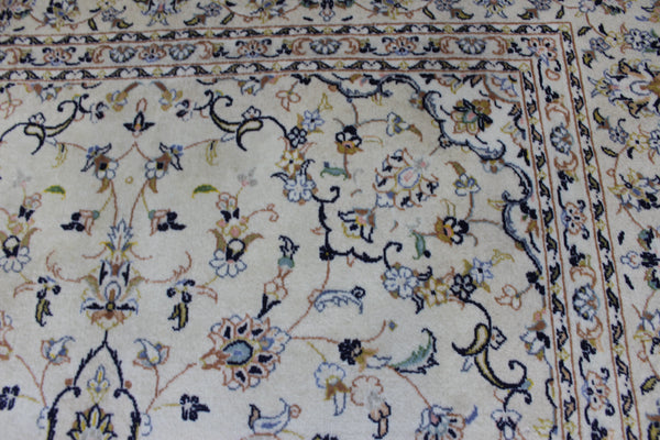 Persian Kashan Handmade Wool Rug – 295 × 194 cm