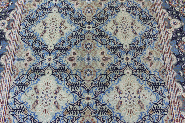 Fine Vintage Persian Kashan Rug – Handmade Wool Carpet – 208 × 130 cm