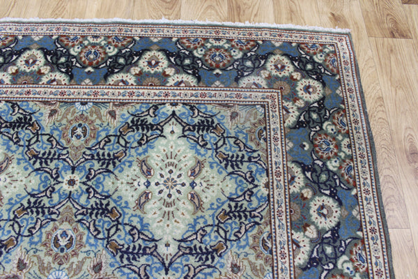Fine Vintage Persian Kashan Rug – Handmade Wool Carpet – 208 × 130 cm