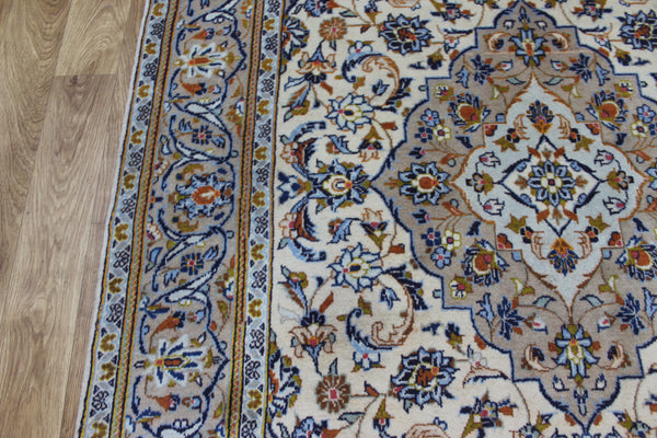Persian Kashan Rug – Handmade Wool Carpet – 277 × 145 cm