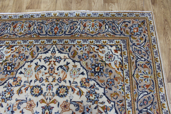 Persian Kashan Rug – Handmade Wool Carpet – 277 × 145 cm
