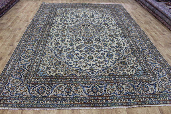 Vintage Persian Kashan Rug 365 × 250 cm – Handmade Wool Carpet