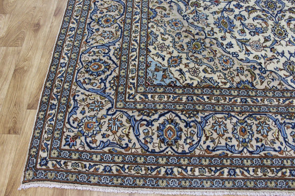 Vintage Persian Kashan Rug 365 × 250 cm – Handmade Wool Carpet