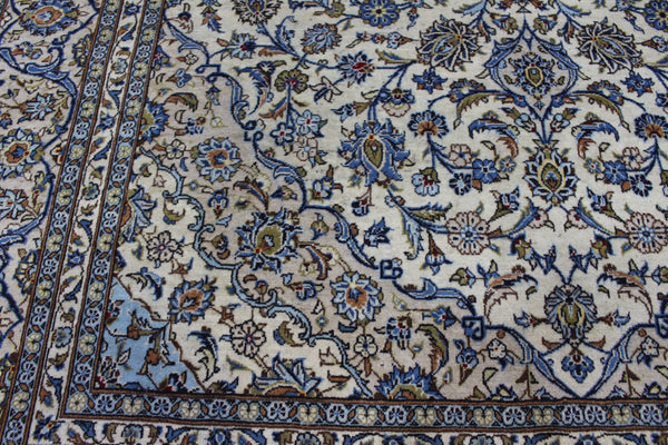 Vintage Persian Kashan Rug 365 × 250 cm – Handmade Wool Carpet