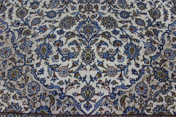 Vintage Persian Kashan Rug 365 × 250 cm – Handmade Wool Carpet