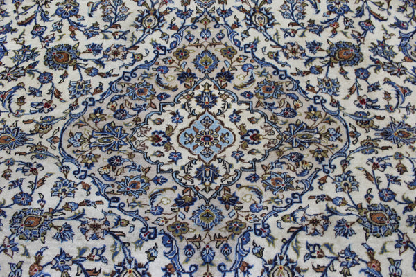 Vintage Persian Kashan Rug 365 × 250 cm – Handmade Wool Carpet