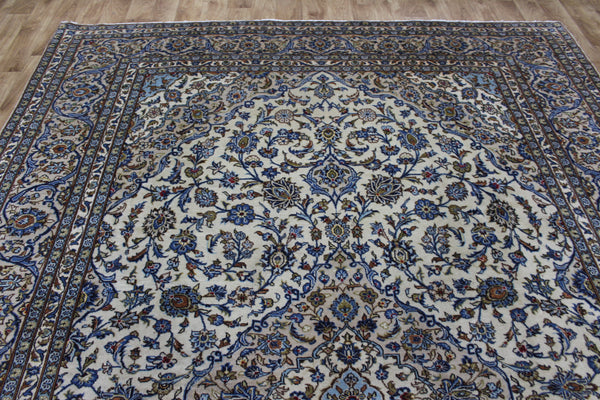 Vintage Persian Kashan Rug 365 × 250 cm – Handmade Wool Carpet