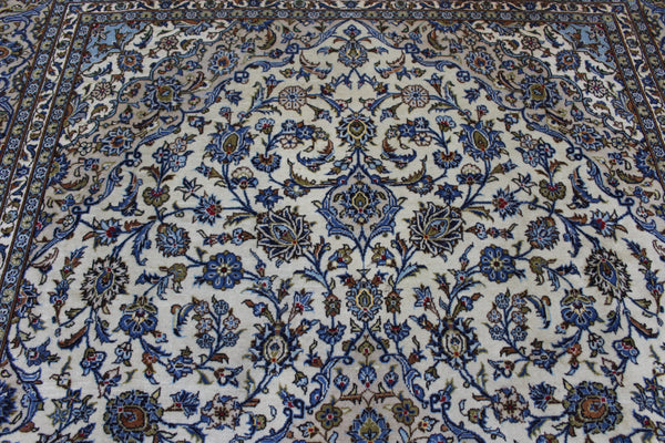 Vintage Persian Kashan Rug 365 × 250 cm – Handmade Wool Carpet