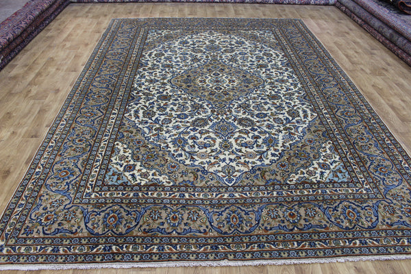 Persian Kashan Rug 346 × 244 cm – Handmade Wool Medallion Carpet