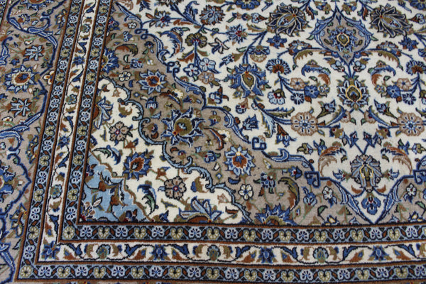Persian Kashan Rug 346 × 244 cm – Handmade Wool Medallion Carpet