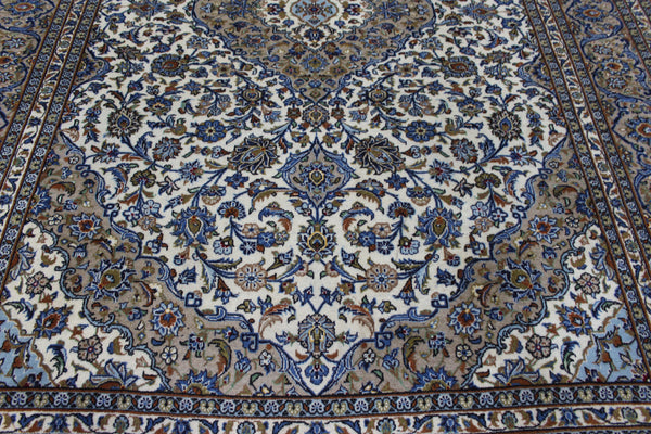 Persian Kashan Rug 346 × 244 cm – Handmade Wool Medallion Carpet