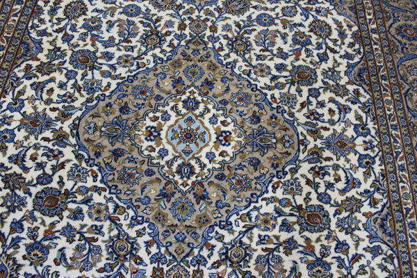 Persian Kashan Rug 346 × 244 cm – Handmade Wool Medallion Carpet