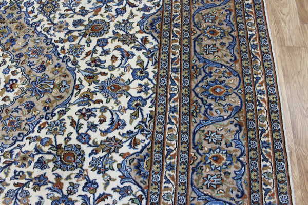 Persian Kashan Rug 346 × 244 cm – Handmade Wool Medallion Carpet