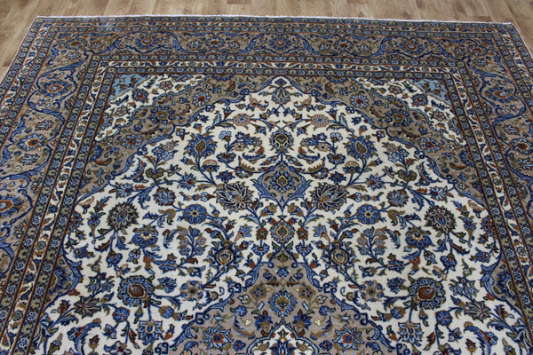 Persian Kashan Rug 346 × 244 cm – Handmade Wool Medallion Carpet