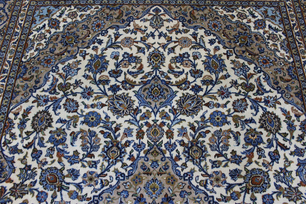 Persian Kashan Rug 346 × 244 cm – Handmade Wool Medallion Carpet