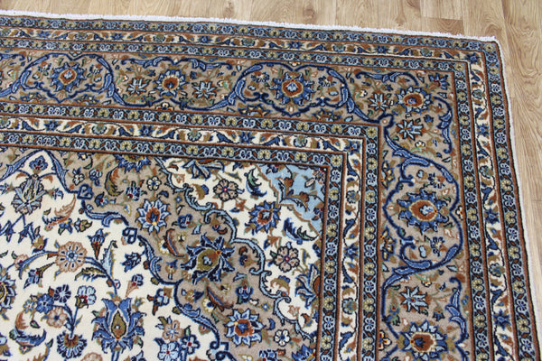 Persian Kashan Rug 346 × 244 cm – Handmade Wool Medallion Carpet