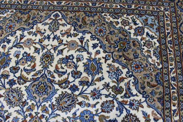 Persian Kashan Rug 346 × 244 cm – Handmade Wool Medallion Carpet