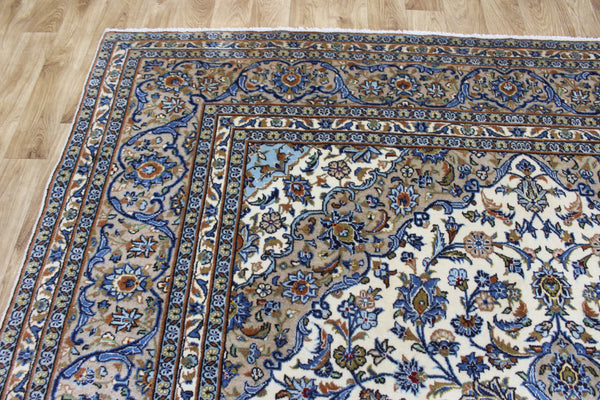 Persian Kashan Rug 346 × 244 cm – Handmade Wool Medallion Carpet