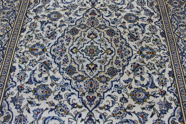 Persian Kashan Rug 297 × 200 cm – Handmade Wool Medallion Carpet