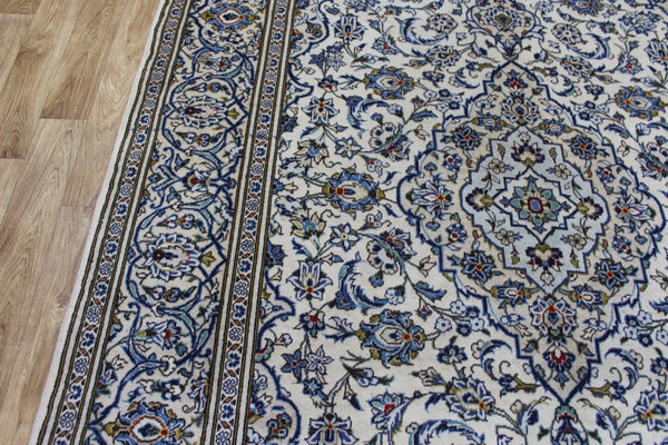 Persian Kashan Rug 297 × 200 cm – Handmade Wool Medallion Carpet