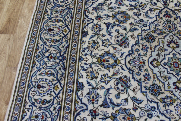 Persian Kashan Rug 297 × 200 cm – Handmade Wool Medallion Carpet