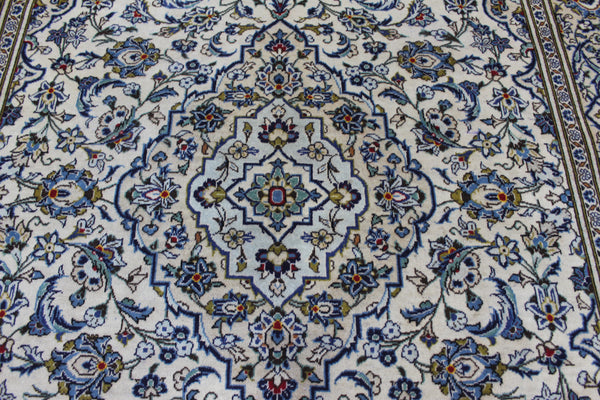 Persian Kashan Rug 297 × 200 cm – Handmade Wool Medallion Carpet
