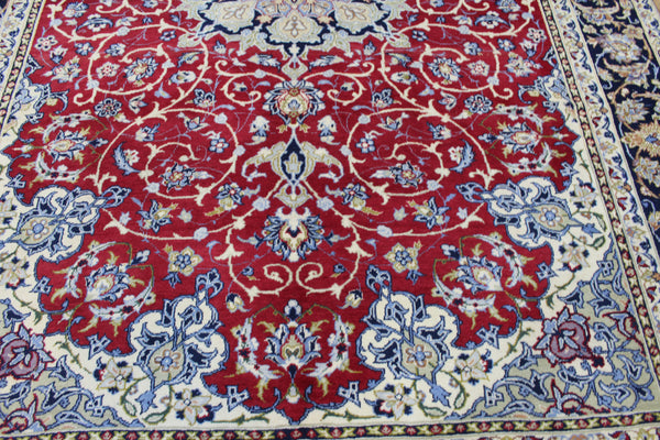 Vintage Persian Najafabad Rug 335 × 220 cm – Handmade Wool Medallion Carpet
