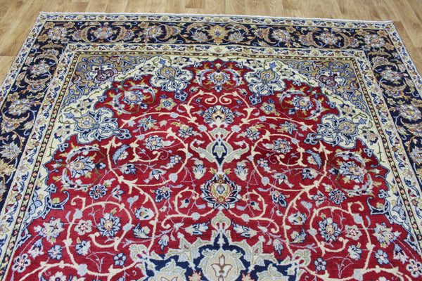 Vintage Persian Najafabad Rug 335 × 220 cm – Handmade Wool Medallion Carpet
