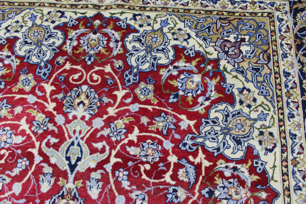 Vintage Persian Najafabad Rug 335 × 220 cm – Handmade Wool Medallion Carpet