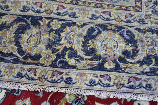 Vintage Persian Najafabad Rug 335 × 220 cm – Handmade Wool Medallion Carpet