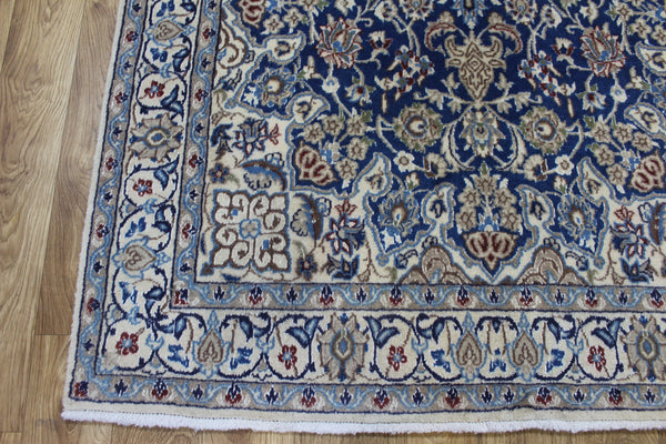 Persian Nain Rug 201 × 119 cm – Handmade Wool & Silk Medallion Carpet