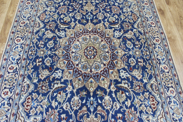 Persian Nain Rug 201 × 119 cm – Handmade Wool & Silk Medallion Carpet