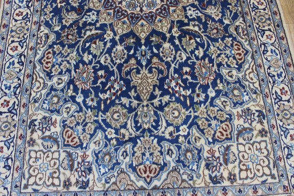 Persian Nain Rug 201 × 119 cm – Handmade Wool & Silk Medallion Carpet
