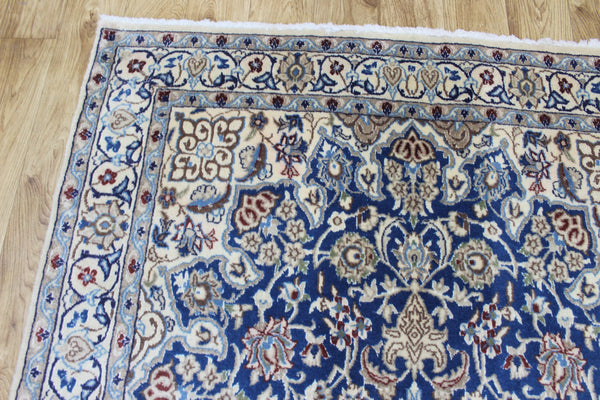 Persian Nain Rug 201 × 119 cm – Handmade Wool & Silk Medallion Carpet