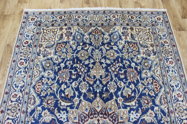 Persian Nain Rug 201 × 119 cm – Handmade Wool & Silk Medallion Carpet