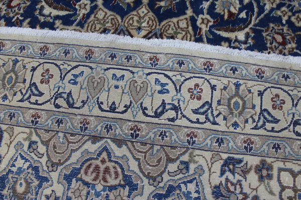 Persian Nain Rug 201 × 119 cm – Handmade Wool & Silk Medallion Carpet