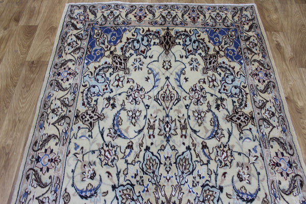 Persian Nain Rug 232 × 113 cm – Handmade Floral Medallion Carpet
