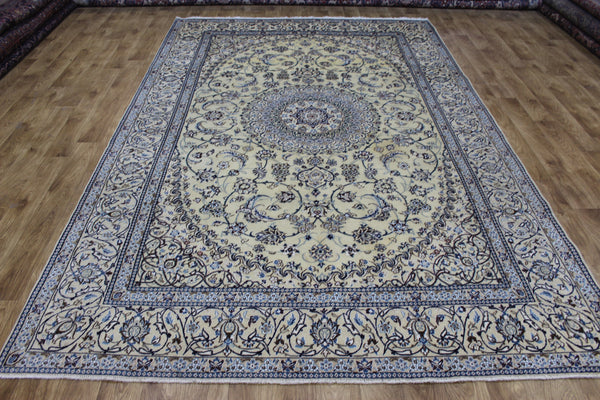 Persian Nain Rug 310 × 200 cm – Handmade Wool & Silk Medallion Carpet