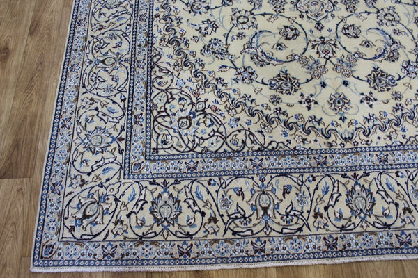 Persian Nain Rug 310 × 200 cm – Handmade Wool & Silk Medallion Carpet