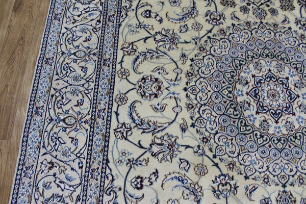 Persian Nain Rug 310 × 200 cm – Handmade Wool & Silk Medallion Carpet