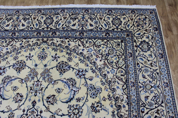 Persian Nain Rug 310 × 200 cm – Handmade Wool & Silk Medallion Carpet