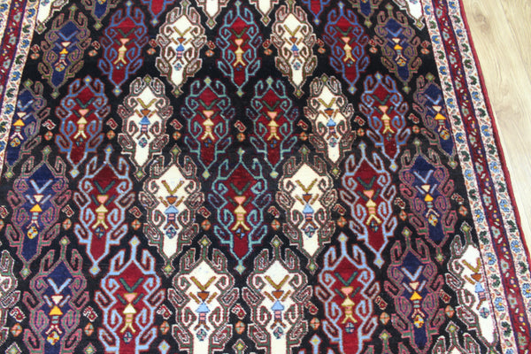 Persian Sirjan Rug 190 × 130 cm – Handmade Wool Tribal Carpet