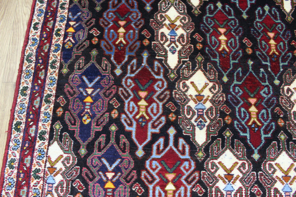 Persian Sirjan Rug 190 × 130 cm – Handmade Wool Tribal Carpet