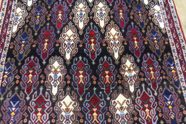 Persian Sirjan Rug 190 × 130 cm – Handmade Wool Tribal Carpet