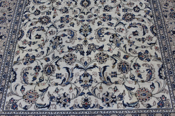 Vintage Persian Kashan Rug 300 × 190 cm – Handmade Wool Floral Carpet