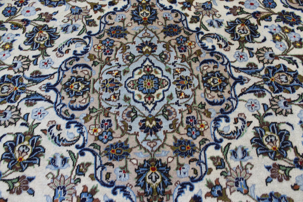 Persian Kashan Rug 340 × 240 cm – Handmade Floral Wool Carpet