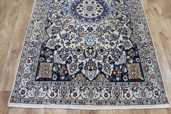 Persian Nain Wool Rug 197 × 117 cm – Handmade Floral Medallion Rug