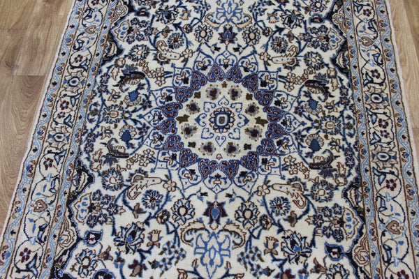 Persian Nain Wool Rug 197 × 117 cm – Handmade Floral Medallion Rug