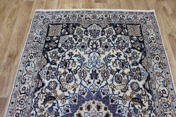 Persian Nain Wool Rug 197 × 117 cm – Handmade Floral Medallion Rug